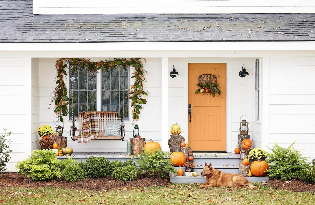 40 Best Fall Porch Decorating Ideas With Tons Of Seasonal Style
