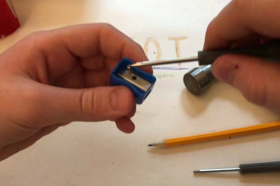 How To Take Razor Out Of Sharpener